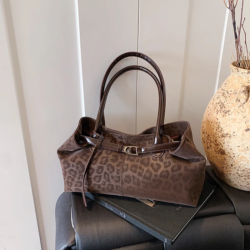 Luxury Bags In Sale - กระเป๋าสะพายไหล่ลายเสือดาวสำหรับผู้หญิง รุ่นเยาว์หวาน ปี 2026 ขายดี ความจุเยอะ
