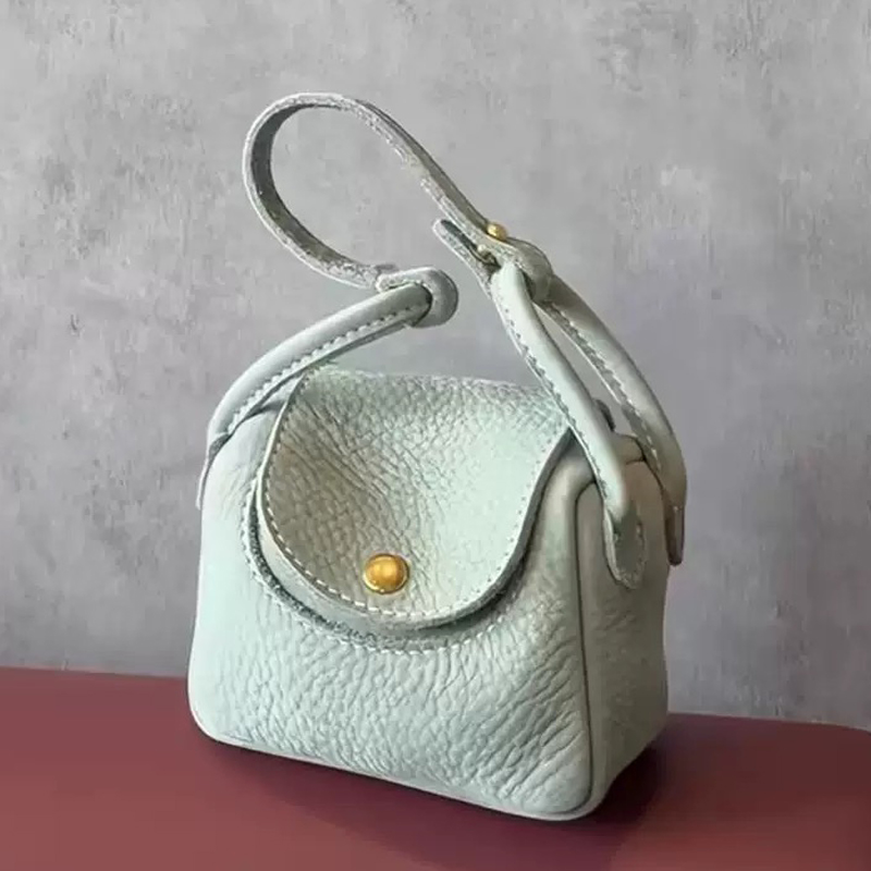 Luxury Bags Mini - กระเป๋าแฟชั่นสุดน่ารักทรงกล่องขนาดเล็กสำหรับผู้หญิง กระเป๋าถือดีไซน์หรูหรา รุ่นใหม่ปี 2026 ทำจากวัสดุ PU