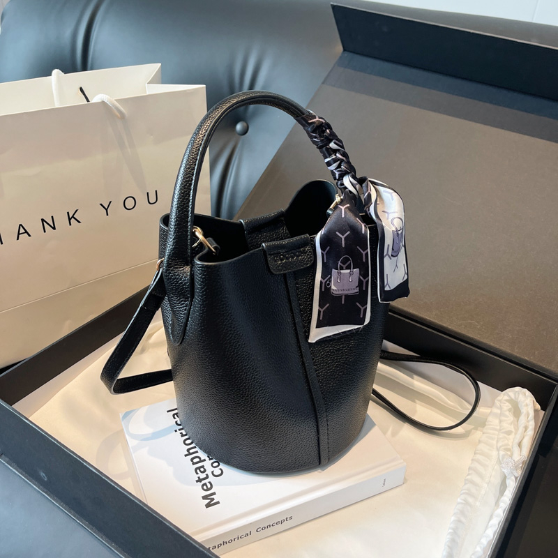กระเป๋าสะพายไหล่และกระเป๋าสะพา - Luxury Bags In Sale บทวิจารณ์และราคา