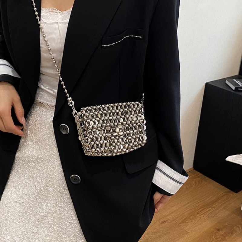 กระเป๋าคลัทช์สีพื้นเรียบหรู ดี - Luxury Bags In Sale บทวิจารณ์และราคา