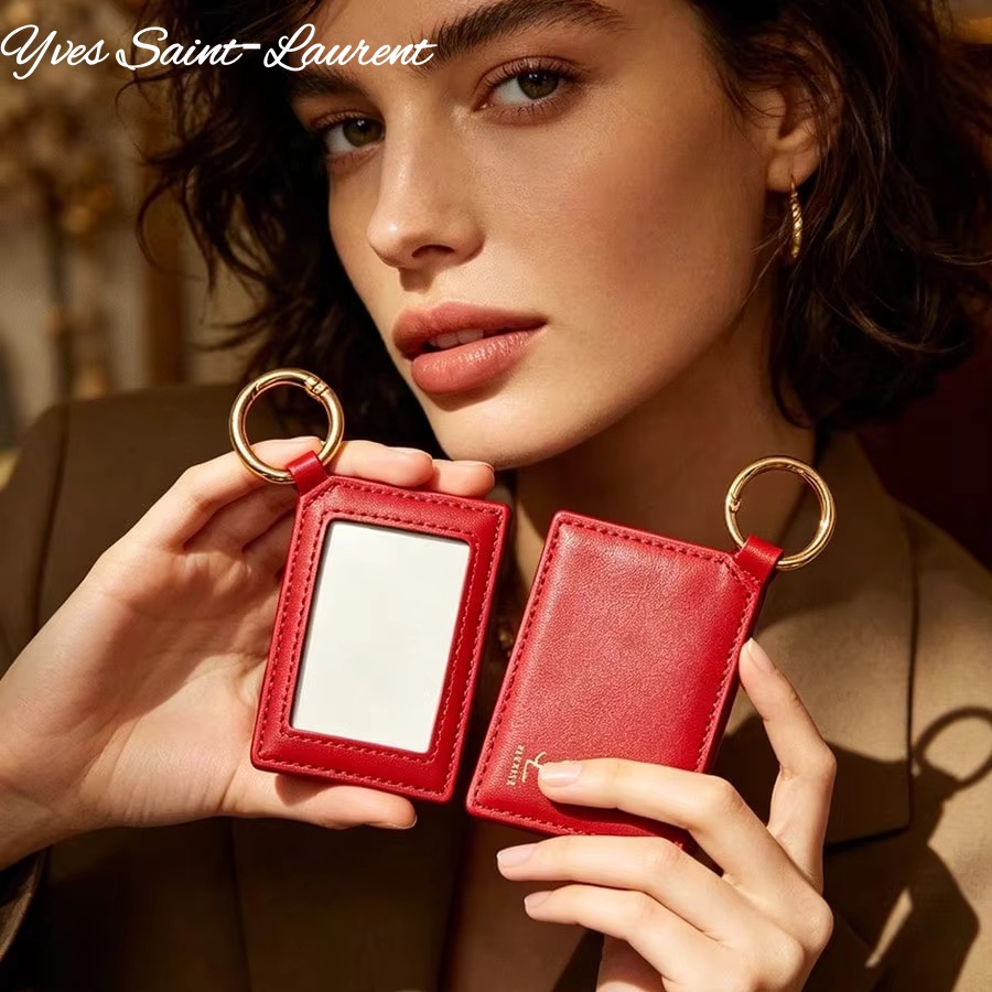 กระจกแต่งหน้าแบบพกพา YSL ทรงสี - Luxury Bags Mini บทวิจารณ์และราคา